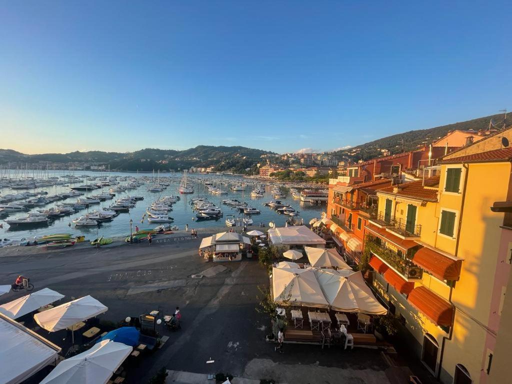 Suite Ventidue - Fronte Mare Lerici Buitenkant foto